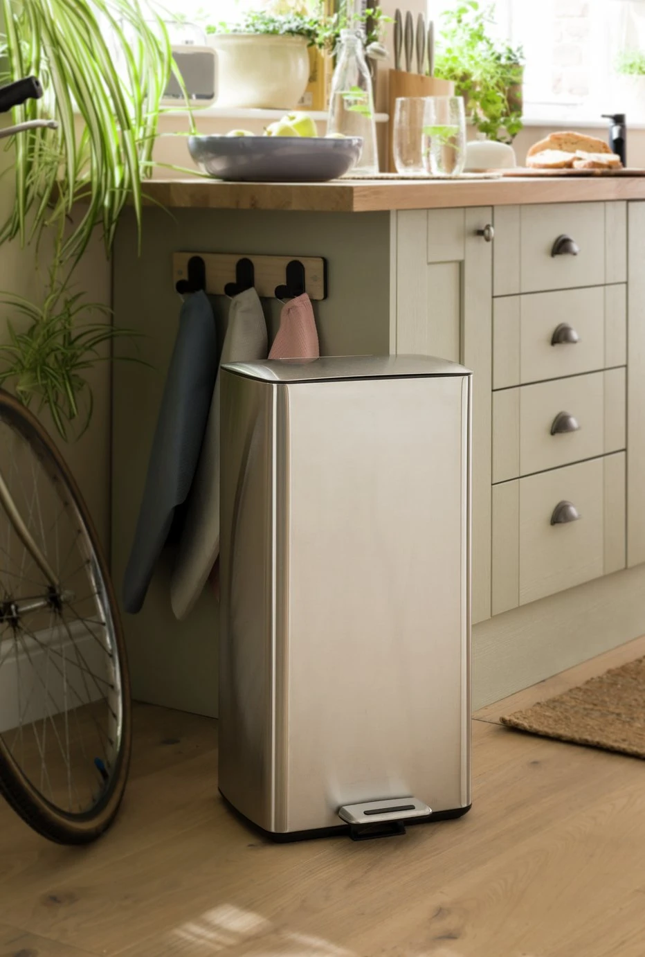 Habitat 30 Litre Modern Rectangular Bin - Silver - Image 2