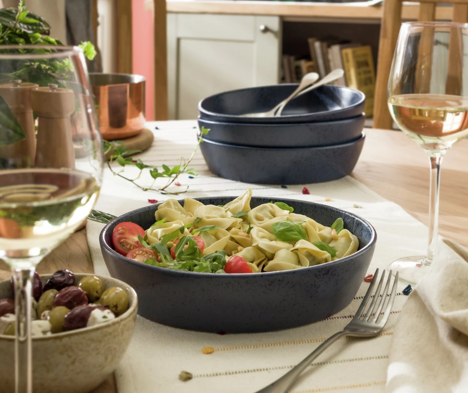 Habitat Addison 4 Piece Stoneware Pasta Bowls - Blue - Image 2