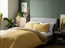 Habitat Betsy Yellow & White Reversible Bedding Set - Single