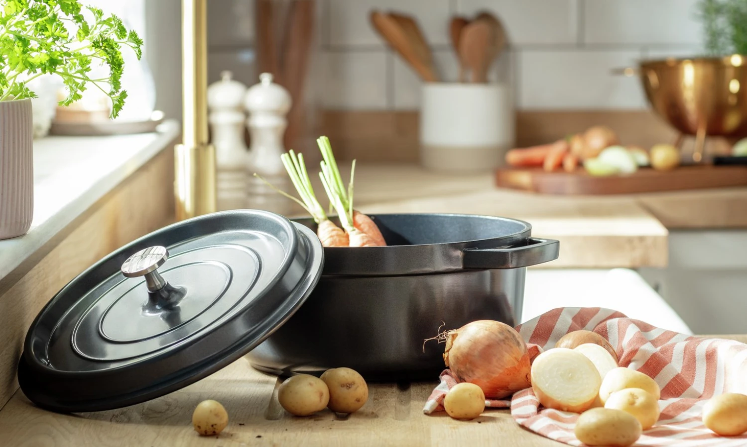 Habitat 3.6 Litre Aluminium Casserole Dish - Grey - Image 2