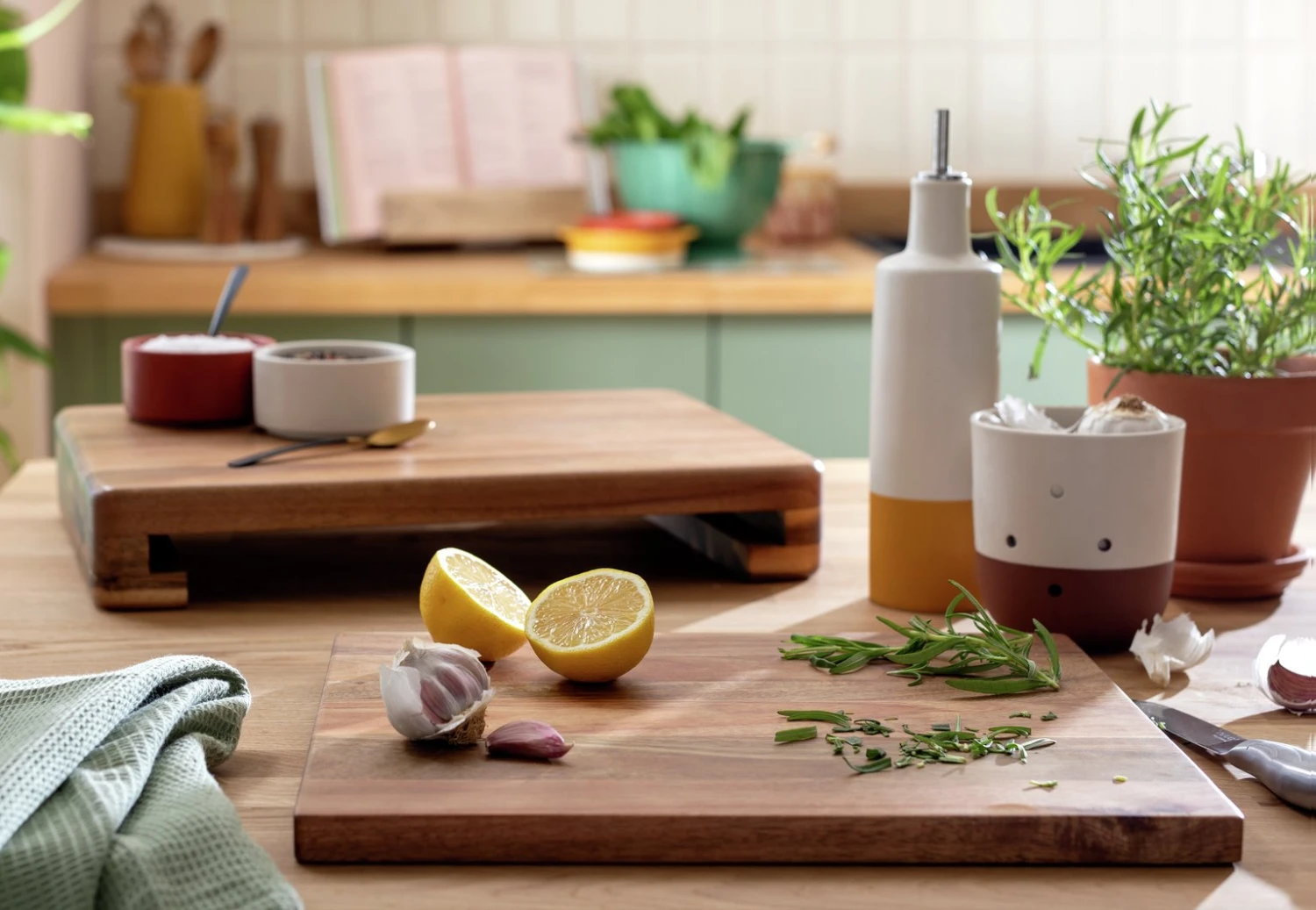 Habitat Global Sliding Wooden Chopping Board - Image 3